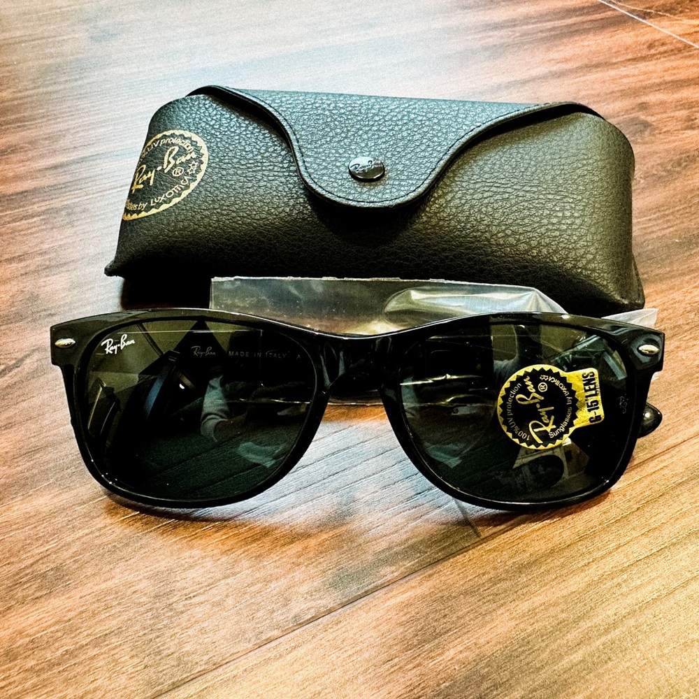 NWT RAY-BAN NEW WAYFARER RB2132 901 BLACK 55-18 SUNGLASSES